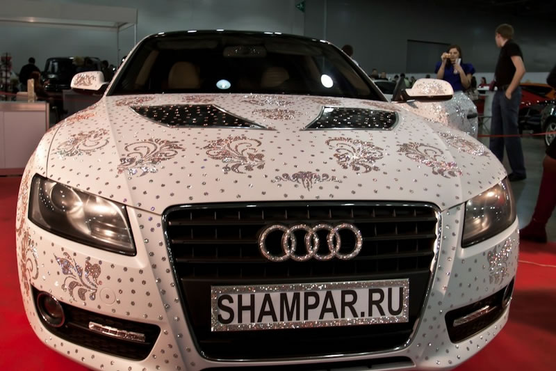 http://www.aljalawi.net/wp-content/uploads/2011/06/Swarovski_Audi_A5_Shampar.jpg
