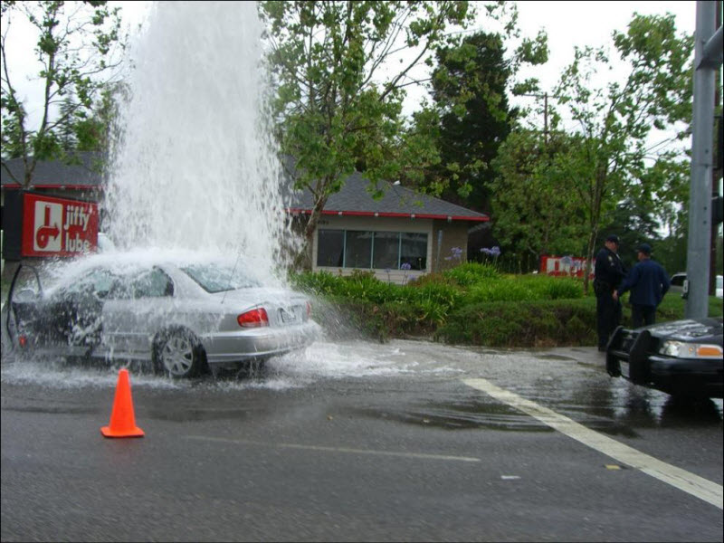 http://www.aljalawi.net/wp-content/uploads/2011/06/fire-hydrant-accident-01.jpg