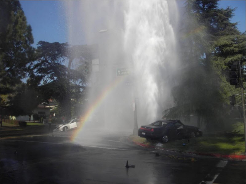 http://www.aljalawi.net/wp-content/uploads/2011/06/fire-hydrant-accident-07.jpg