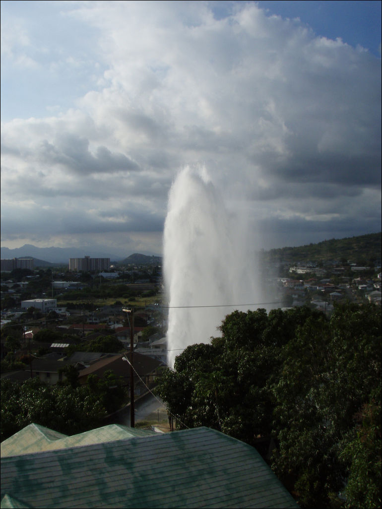 http://www.aljalawi.net/wp-content/uploads/2011/06/fire-hydrant-accident-12.jpg