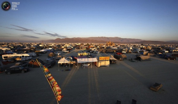 http://www.aljalawi.net/wp-content/uploads/2011/09/burningman_022-900x528.jpg
