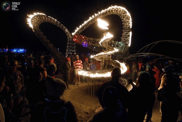 http://www.aljalawi.net/wp-content/uploads/2011/09/burningman_027-900x605.jpg