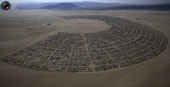 http://www.aljalawi.net/wp-content/uploads/2011/09/burningman_042-900x466.jpg