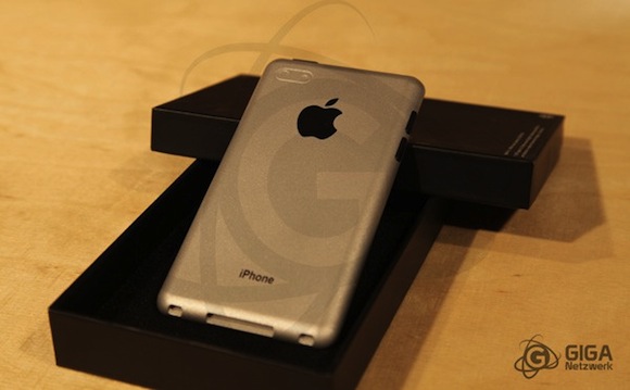 http://www.aljalawi.net/wp-content/uploads/2011/09/iphone-5-cnc-dummy.jpg