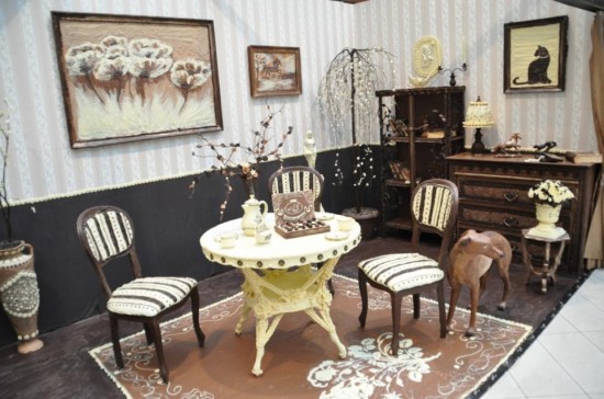 http://www.aljalawi.net/wp-content/uploads/2011/11/chocolate-room5-550x364.jpg
