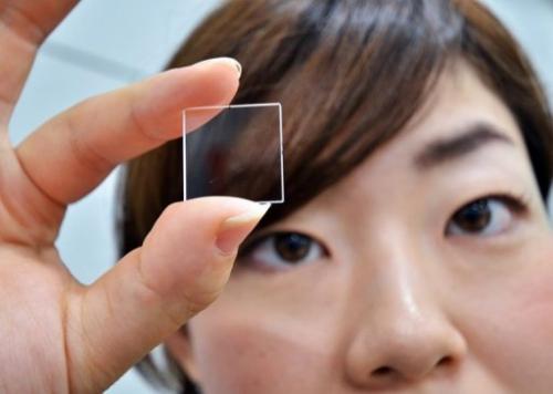 شركة هيتاشي اليابانية تخترع زجاج لتخزين البيانات !