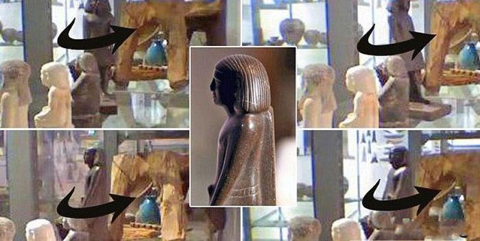 صور / فيديو : تمثال فرعوني يتحرك لوحده في المتحف !