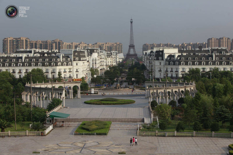 صور / فيديو : الصين تستنسخ باريس مع برج ايفل