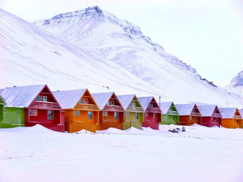 صور : 17 مدينة حول العالم تميزت بمبانيها الملونة