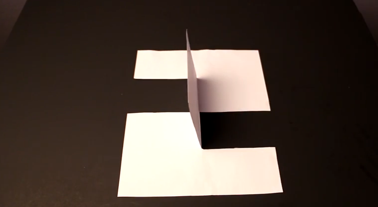 فيديو : 10 خدع ممتعة يمكن عملها بواسطة ورق الطباعة !